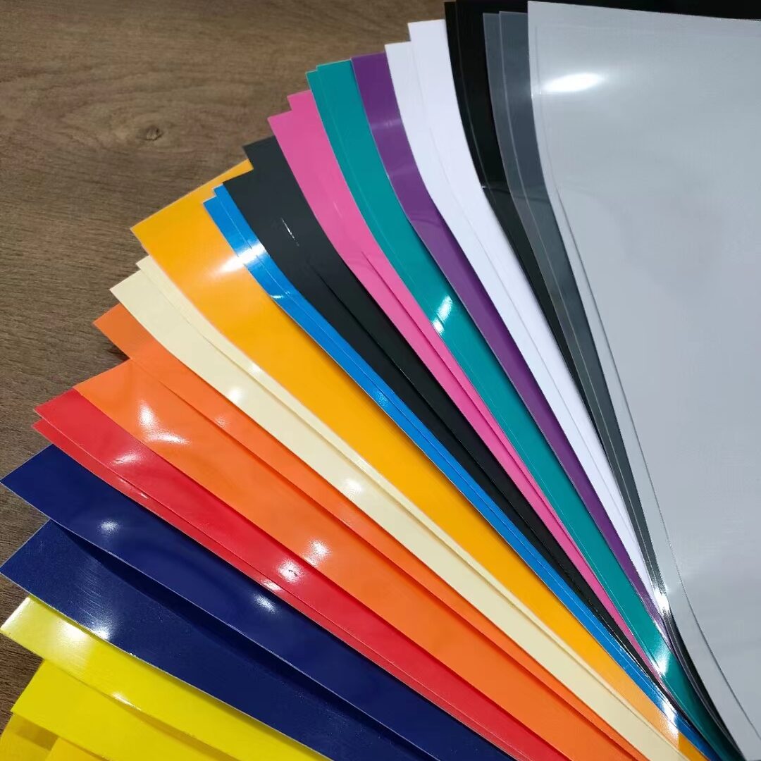 Feuilles de vinyle colorées